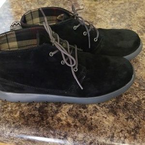 Ugg suede shoes Big Kid 6, women 8